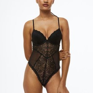 🖤NWT Black Lace Strappy Back Bodysuit🖤